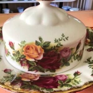 Royal Albert Old Country Roses Round Butter Dish